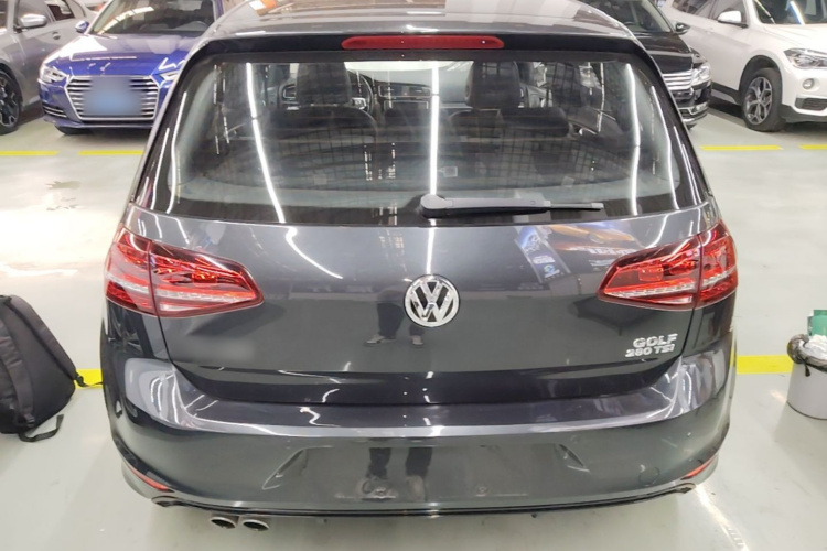 Volkswagen Golf 2017 car image #6