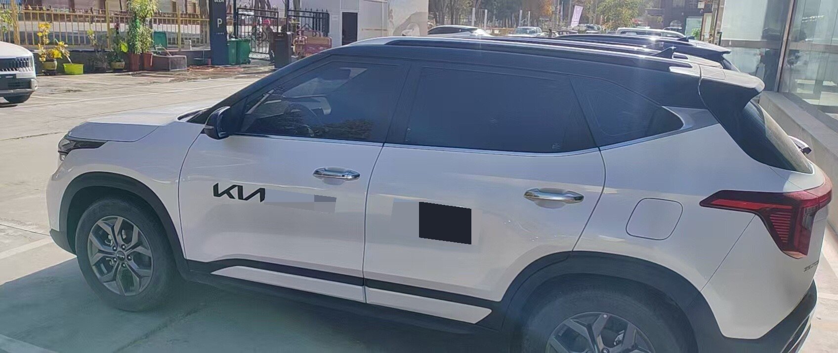 Kia Seltos 2025 immagine di auto #4