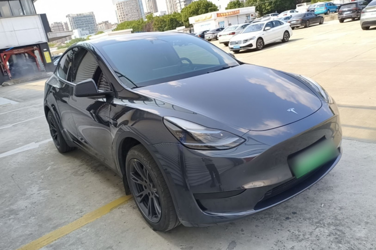 Tesla Model Y 2024 #4 Tesla Model Y 2024 صورة سيارة #4