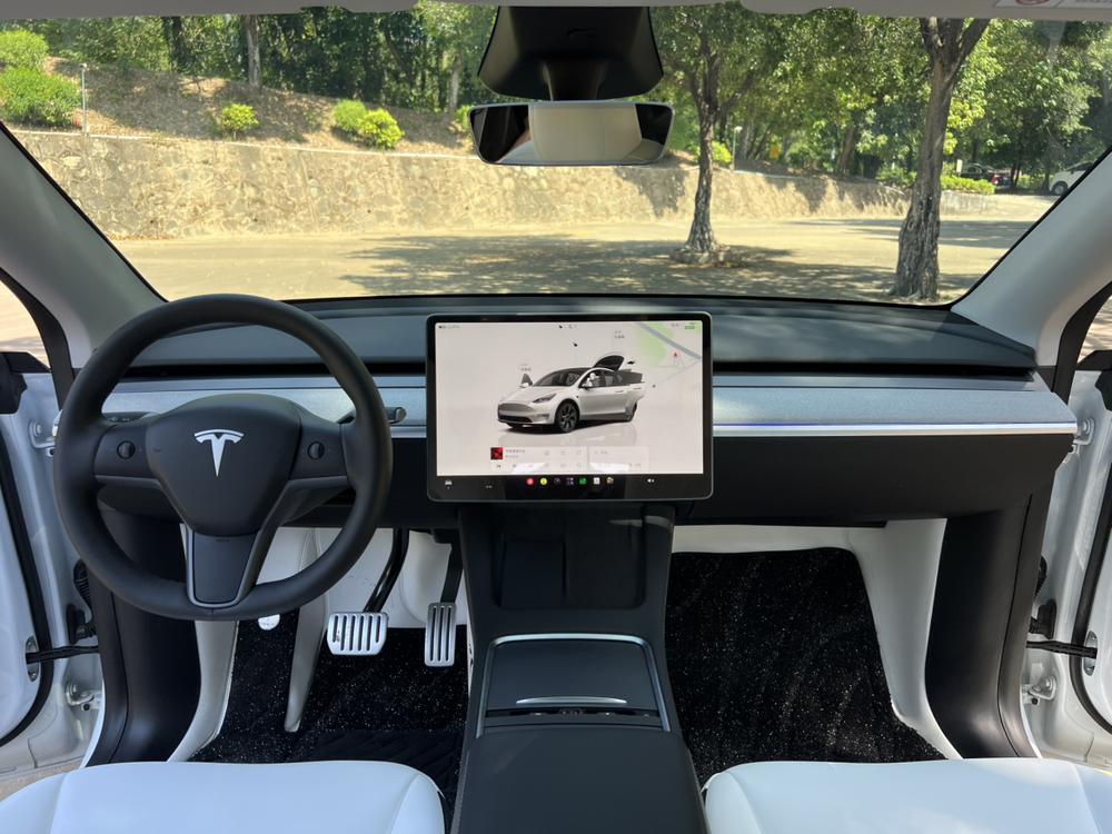 Tesla Model Y 2024 #20 Tesla Model Y 2024 car image #20