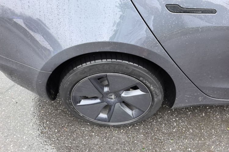 Tesla Model 3 2021 car image #10