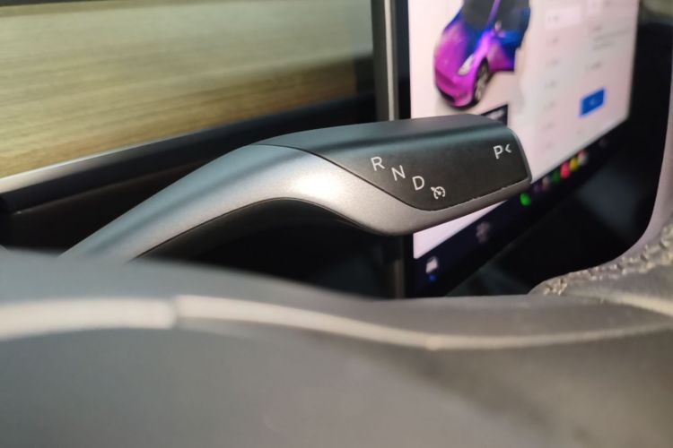 Tesla Model Y 2023 car image #14