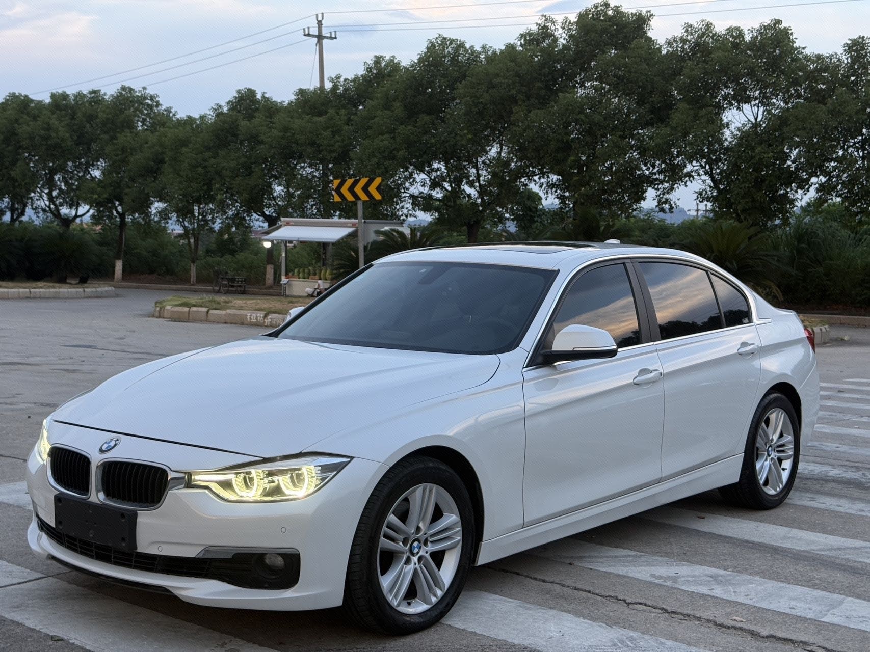 BMW 3 Series 2016 car image 