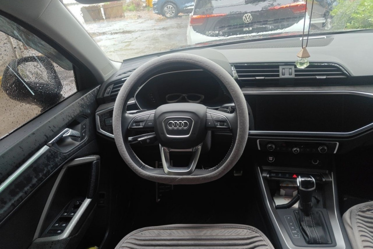 Audi Q3 2021 #15 Audi Q3 2021 car image #15