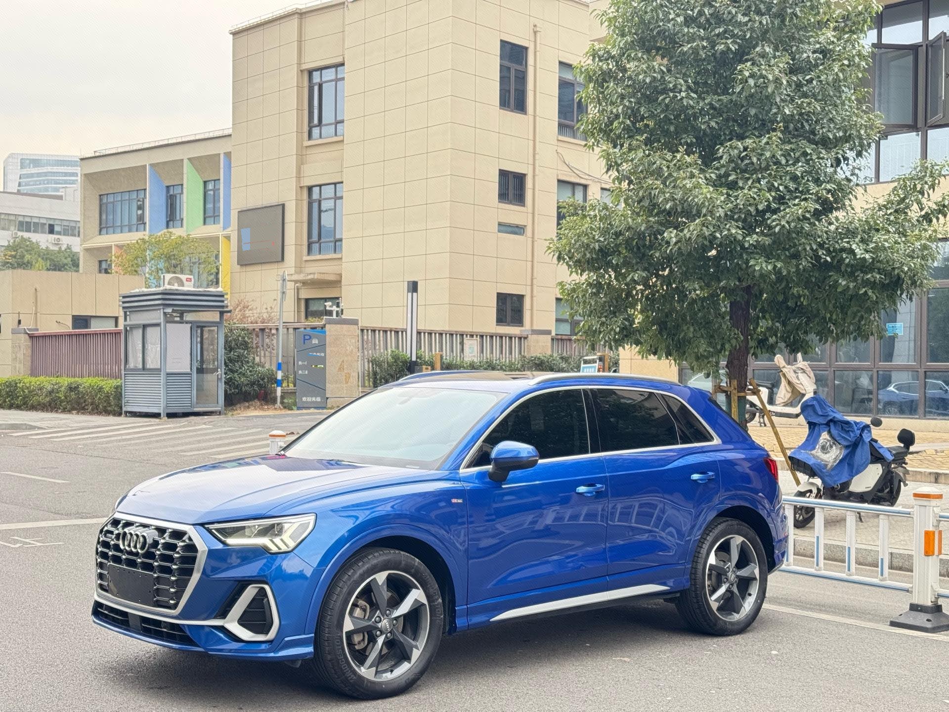 Audi Q3 2020 car image 