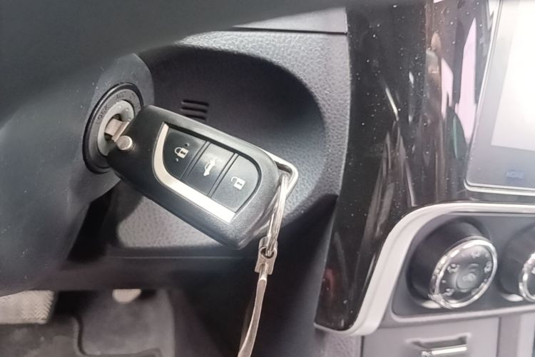 Toyota Corolla 2017 #14 Toyota Corolla 2017 car image #14