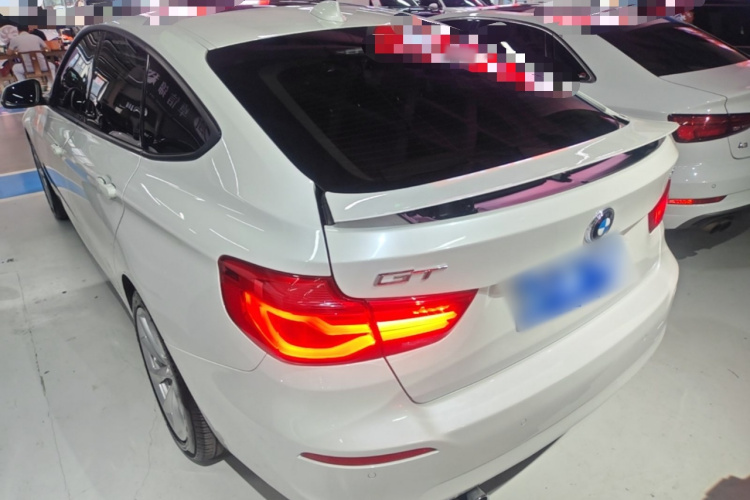 BMW 3 Series GT 2019 immagine di auto #5