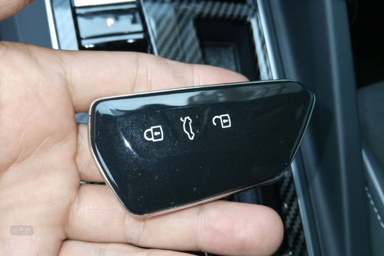 Volkswagen Golf 2021 car image #10