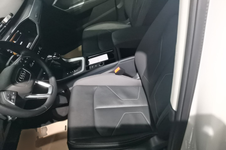 Audi Q3 2021 image de voiture #15