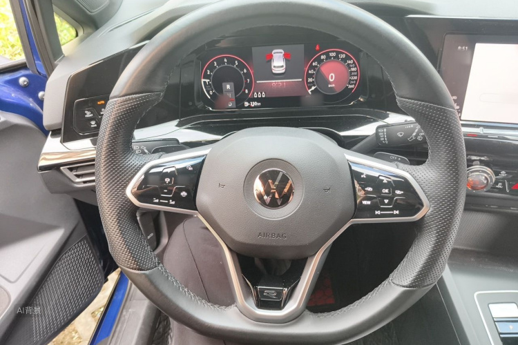 Volkswagen Golf 2021 car image #12