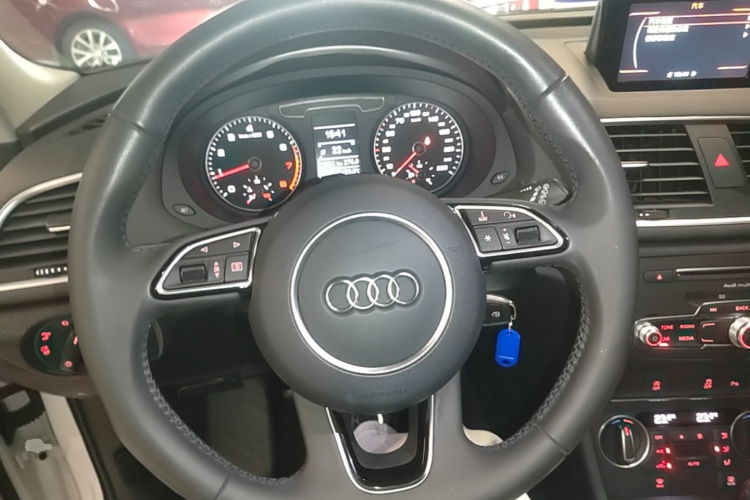 Audi Q3 2018 #15 Audi Q3 2018 car image #15