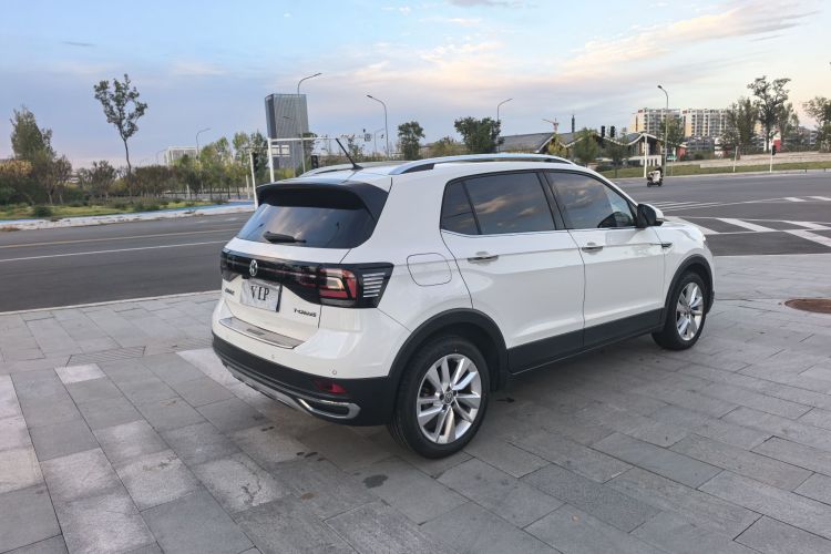Volkswagen T-Cross 2020 car image #10