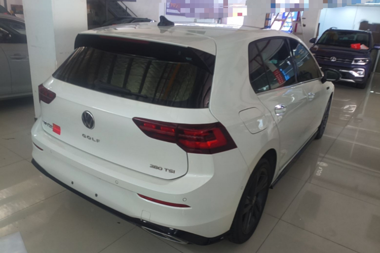 Volkswagen Golf 2022 car image #7