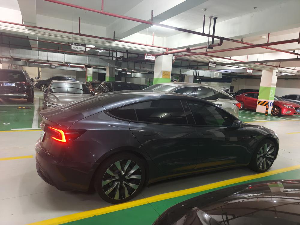 Tesla Model 3 2025 #6 Tesla Model 3 2025 صورة سيارة #6