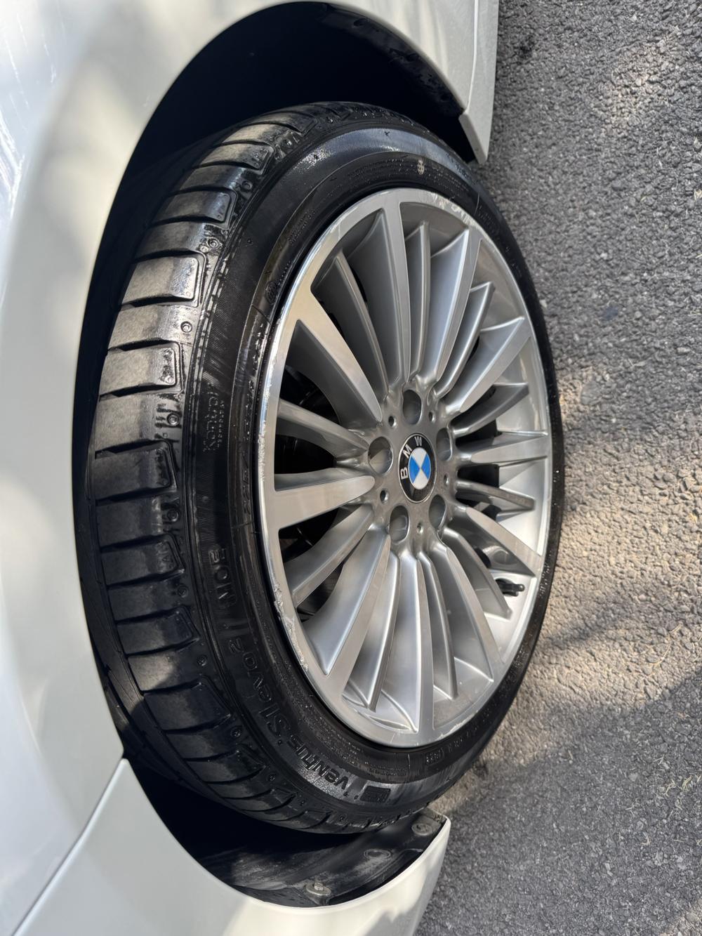BMW 3 Series 2019 immagine di auto #15