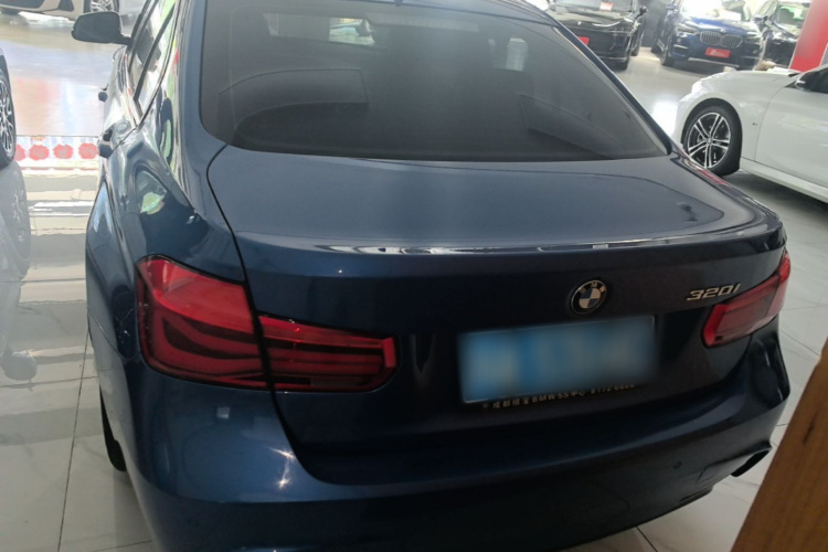 BMW 3 Series 2018 #6 BMW 3 Series 2018 car image #6