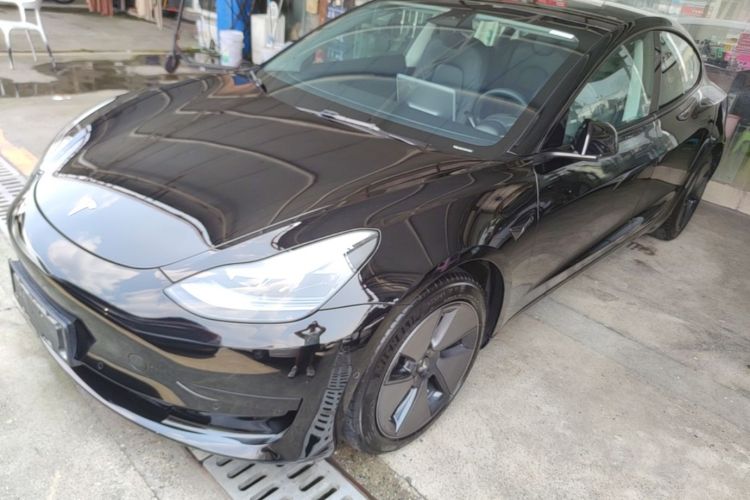 Tesla Model 3 2023 car image #2
