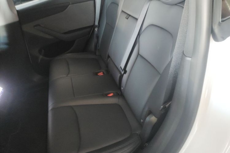 Tesla Model Y 2025 car image #17