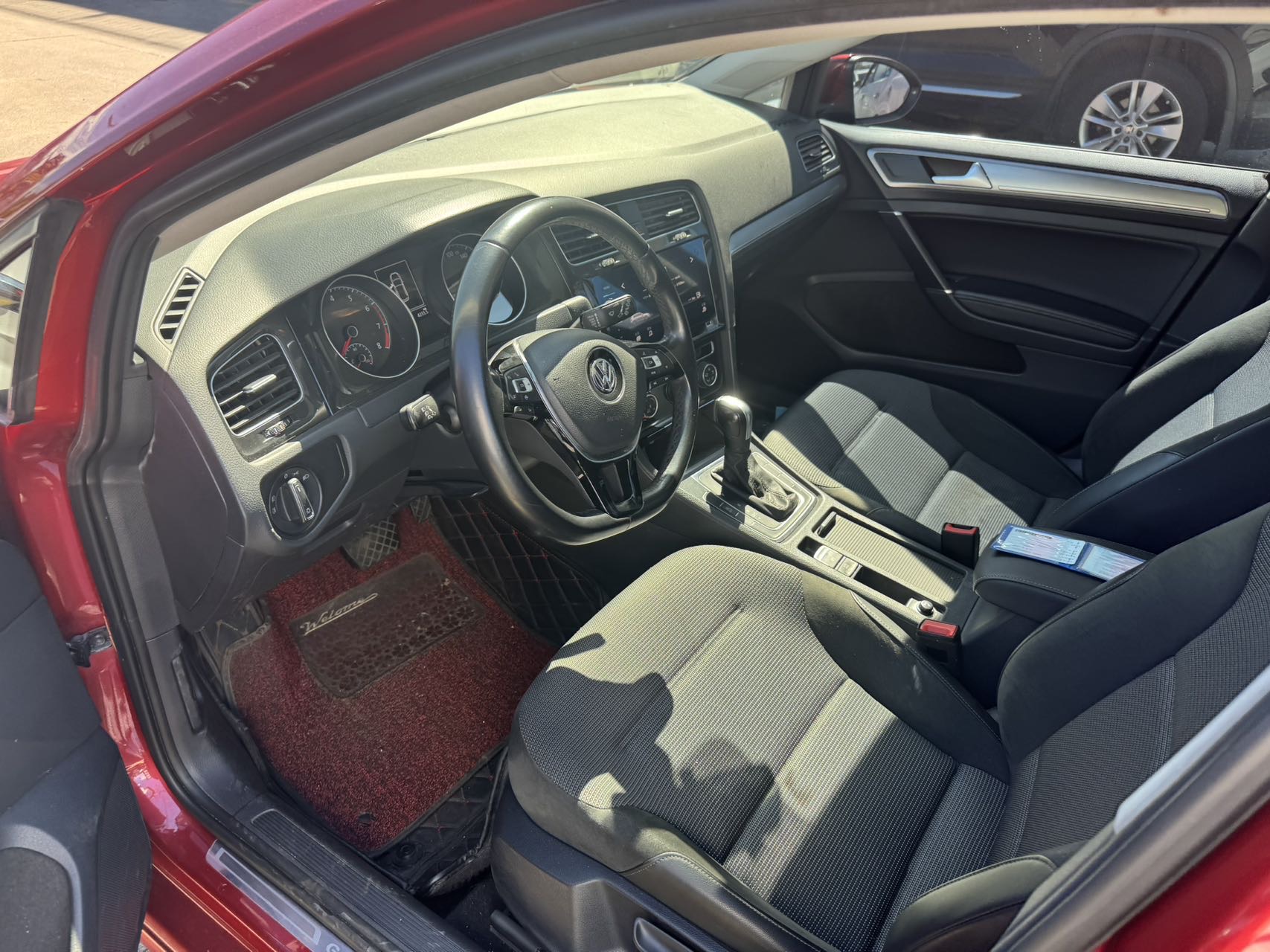 Volkswagen Golf 2020 car image #2