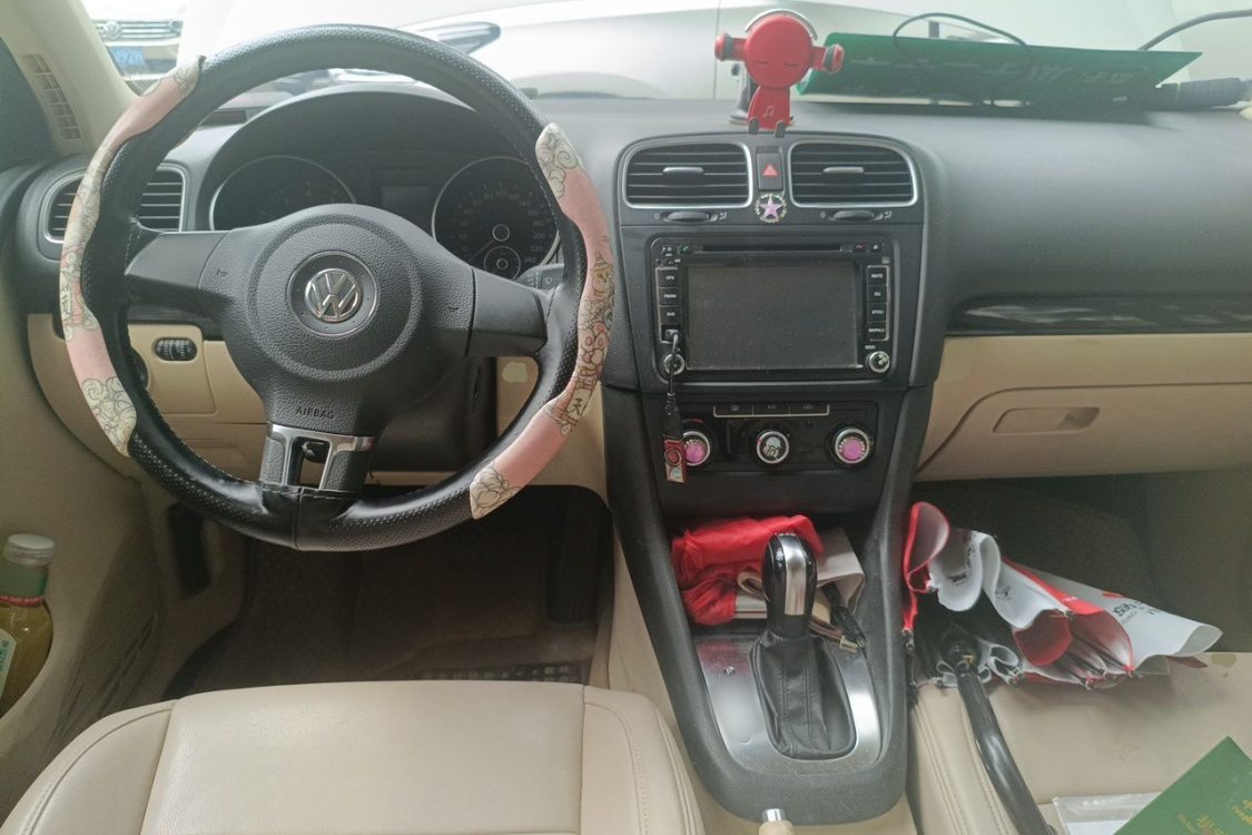 Volkswagen Golf 2012 car image #21