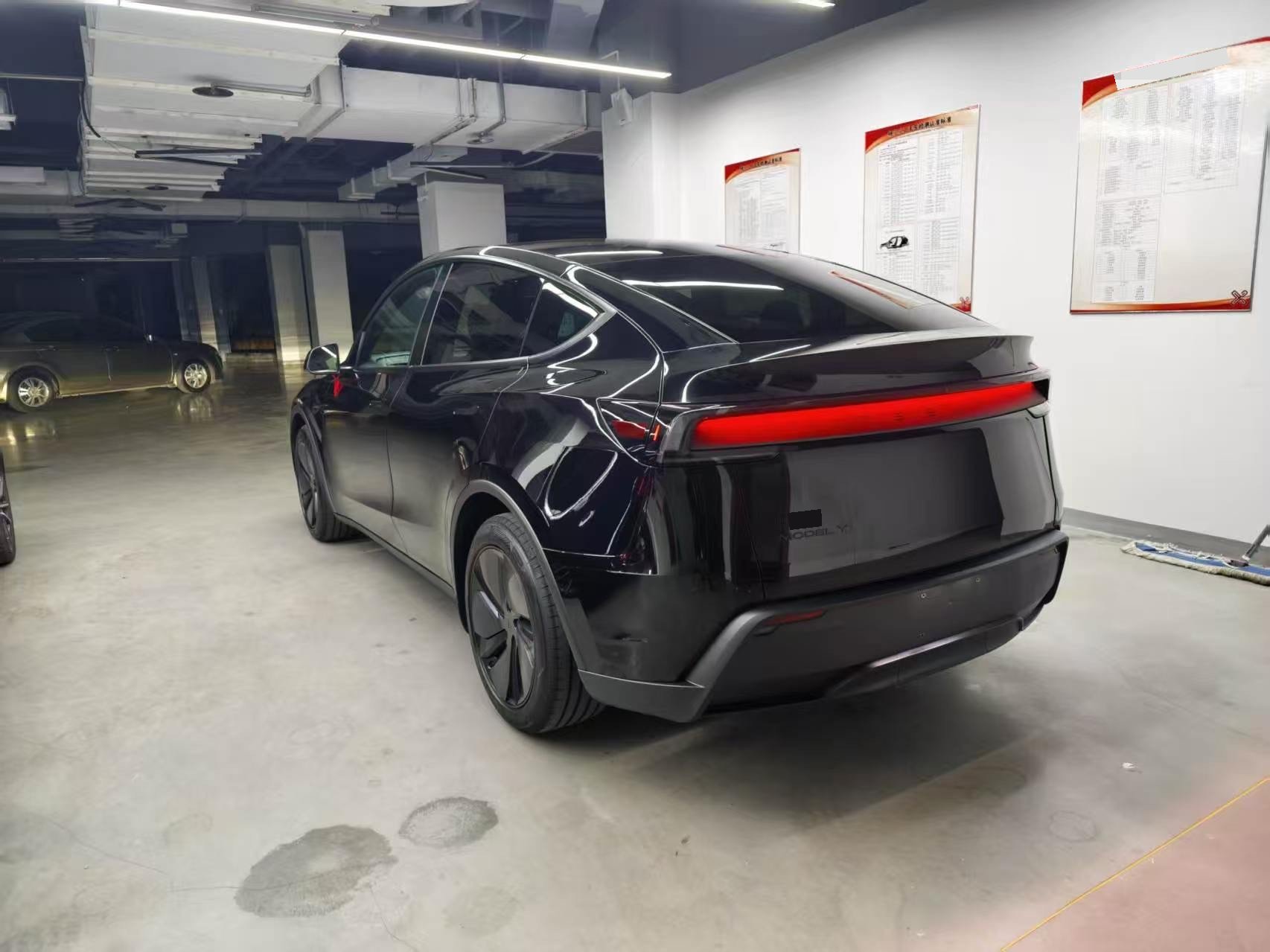 Tesla Model Y 2026 car image #4