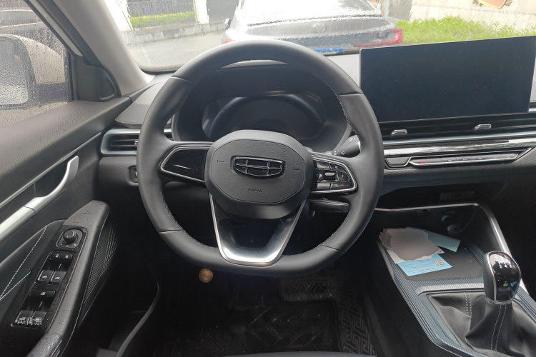 GEELY Emgrand 2025 #12 GEELY Emgrand 2025 car image #12