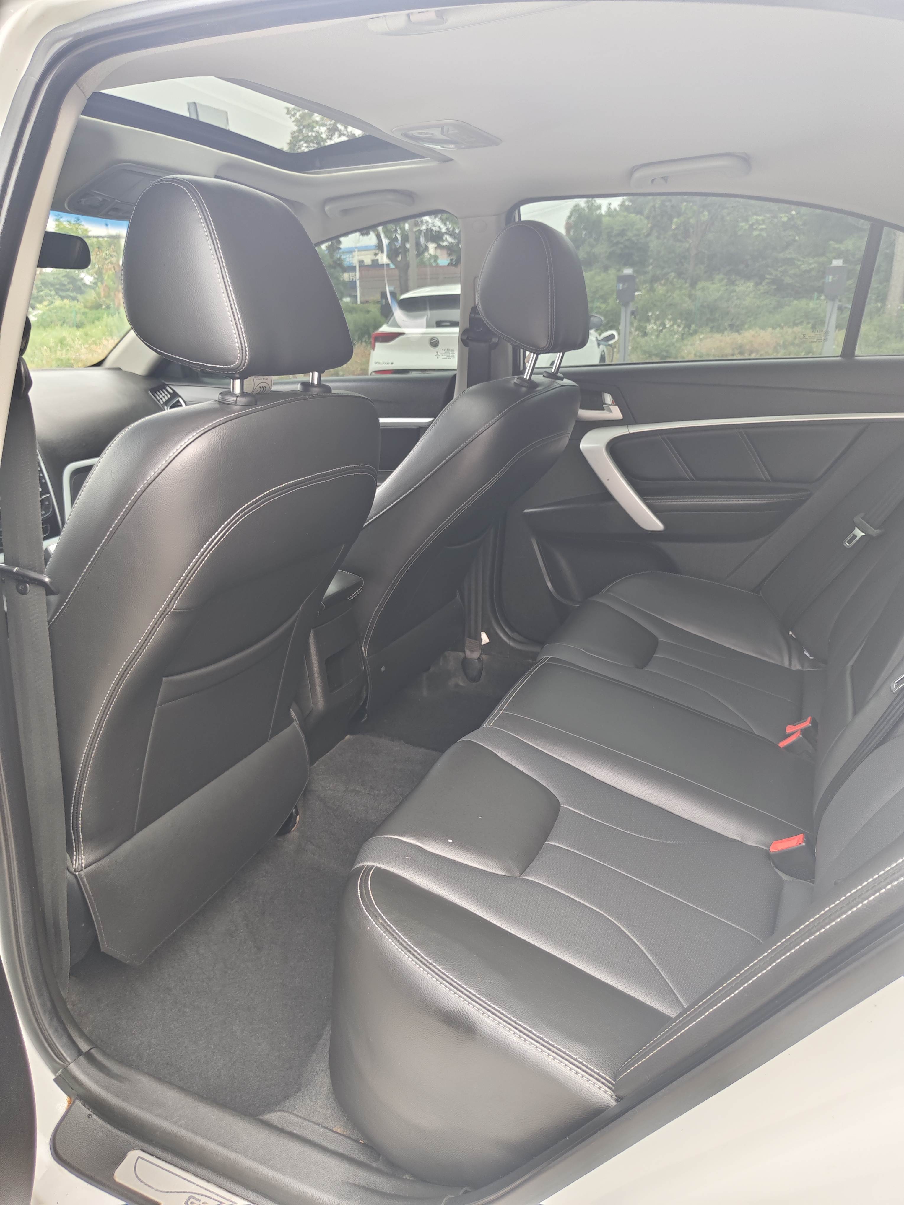 GEELY Emgrand 2016 car image #11