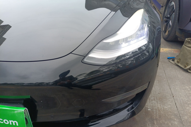 Tesla Model 3 2020 car image #23