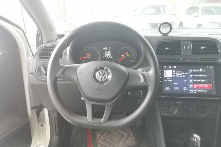 Volkswagen Polo 2017 #11 Volkswagen Polo 2017 car image #11