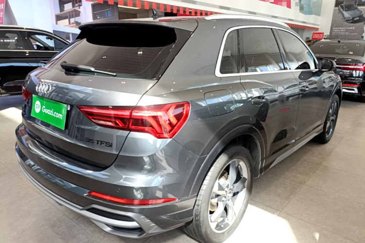 Audi Q3 2020 car image #7