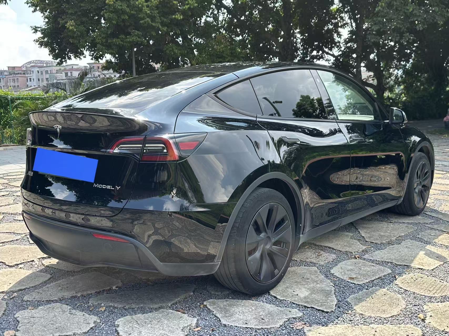 Tesla Model Y 2024 #4 Tesla Model Y 2024 car image #4