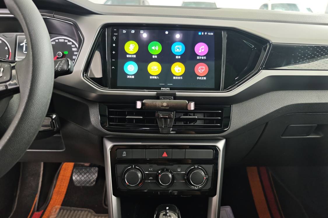 Volkswagen T-Cross 2019 #14 Volkswagen T-Cross 2019 صورة سيارة #14