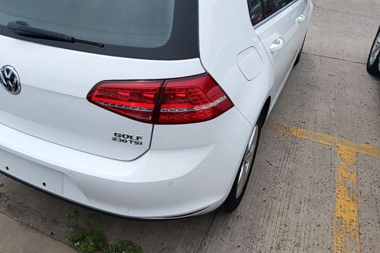 Volkswagen Golf 2016 car image #3