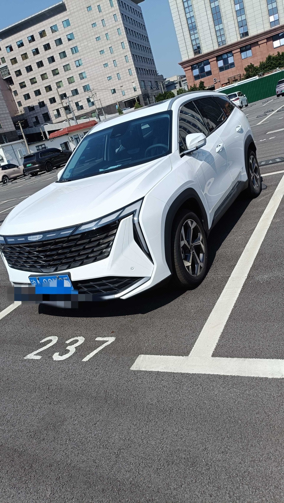 GEELY Boyue L 2025 car image 