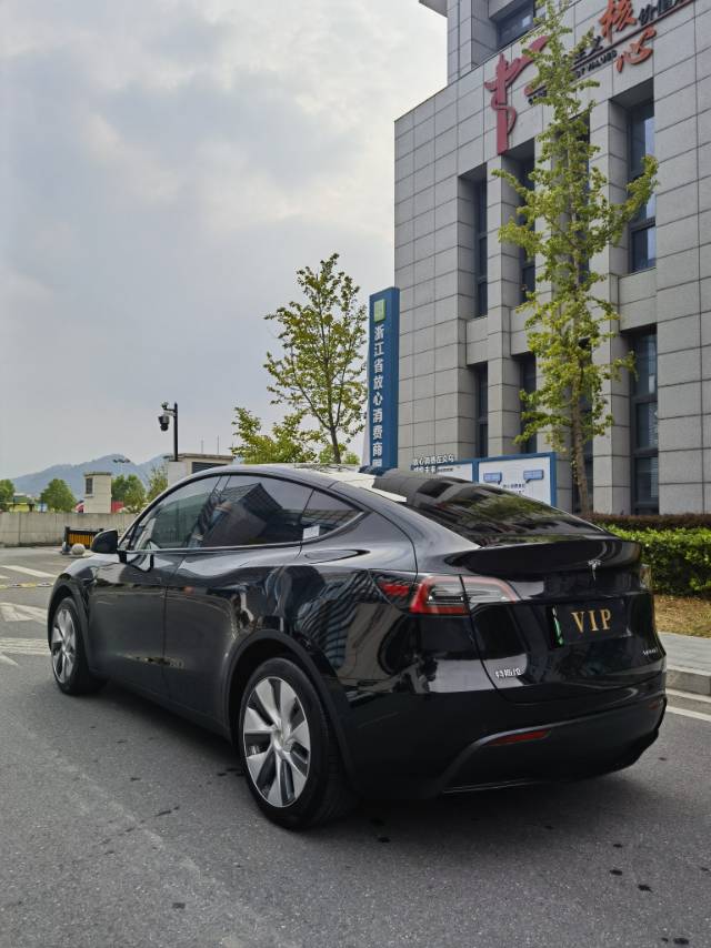 Tesla Model Y 2023 #4 Tesla Model Y 2023 immagine di auto #4