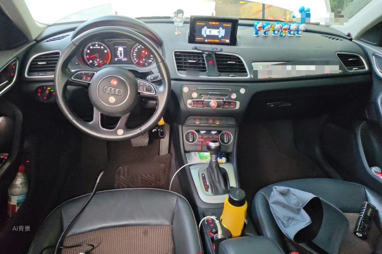 Audi Q3 2019 car image #11