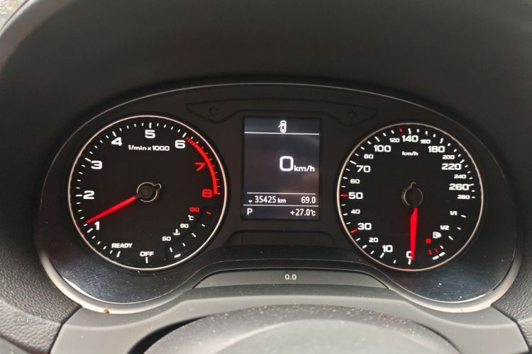 Audi A3 2019 car image #13