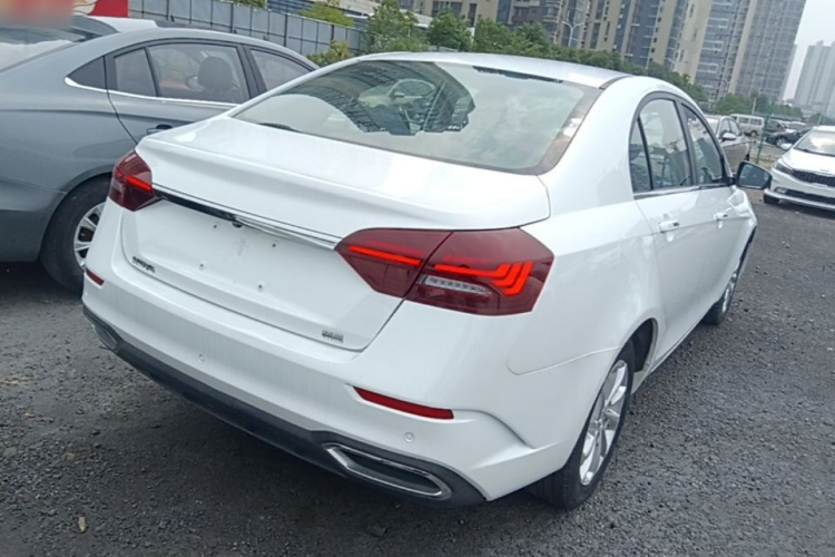 GEELY Emgrand 2021 изображение автомобиля #7