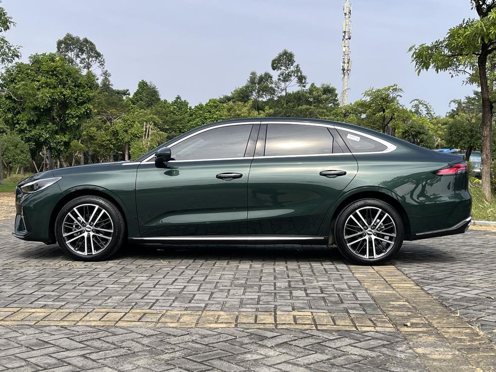 GEELY Emgrand 2025 #4 GEELY Emgrand 2025 car image #4
