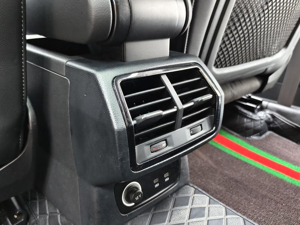 Audi Q3 2023 car image #11