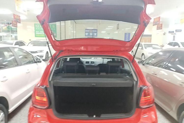 Volkswagen Polo 2018 car image #19