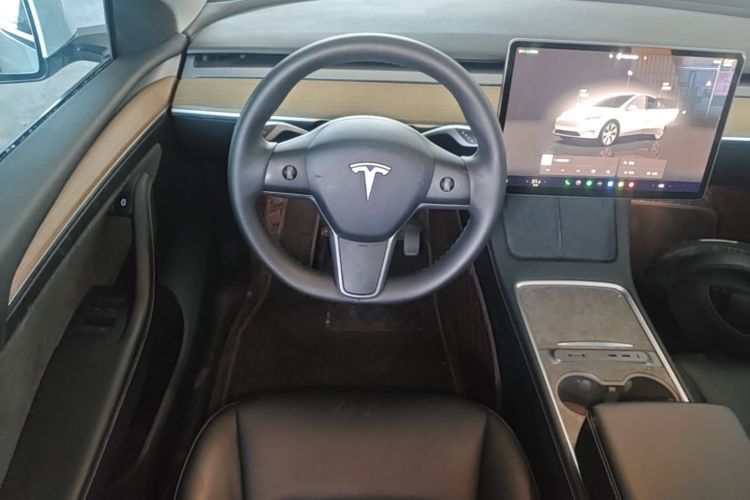 Tesla Model Y 2023 #11 Tesla Model Y 2023 immagine di auto #11