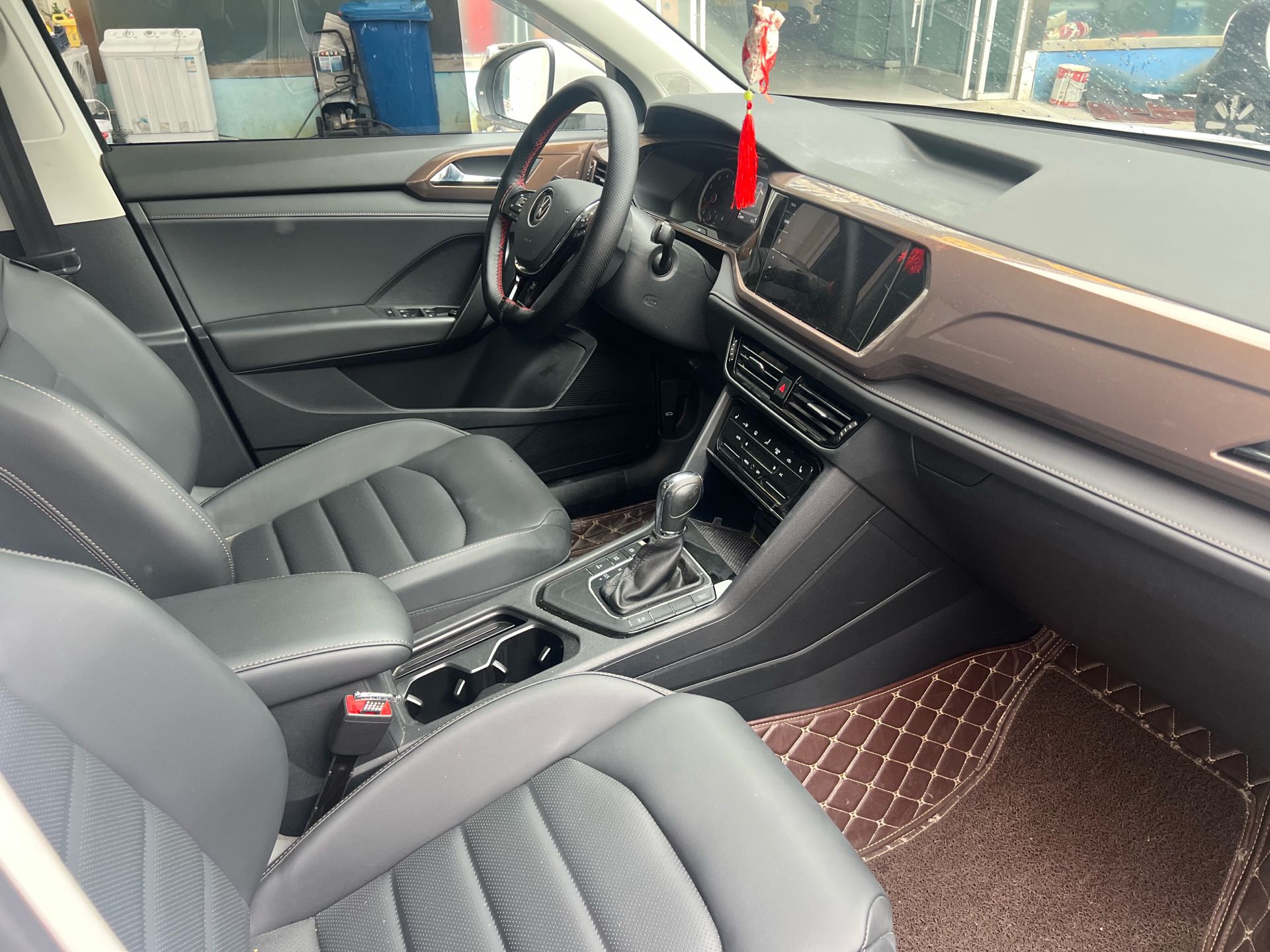 2020 immagine di auto #3