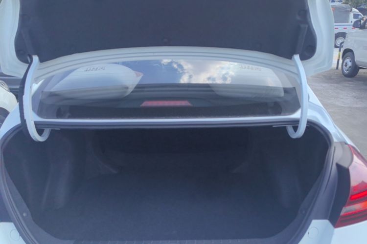 GEELY Emgrand 2021 car image #21