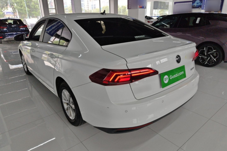 Volkswagen Bora 2022 car image #5