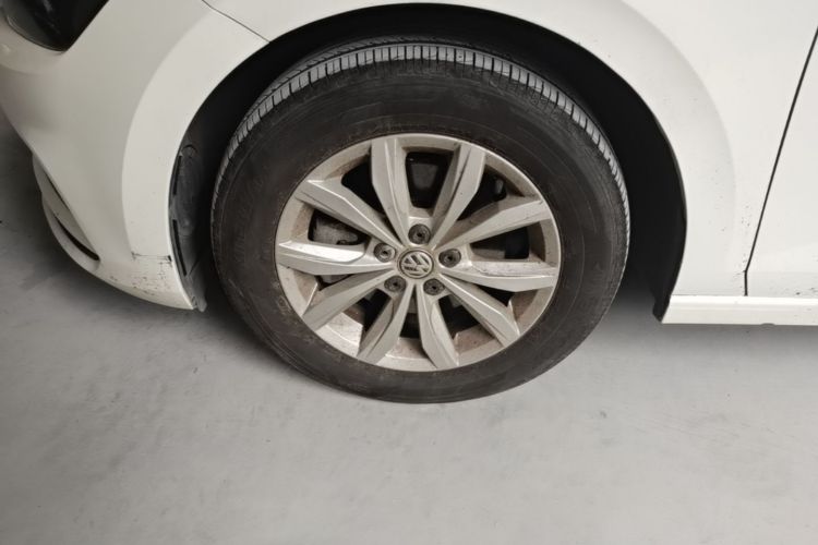 Volkswagen Polo 2020 car image #9