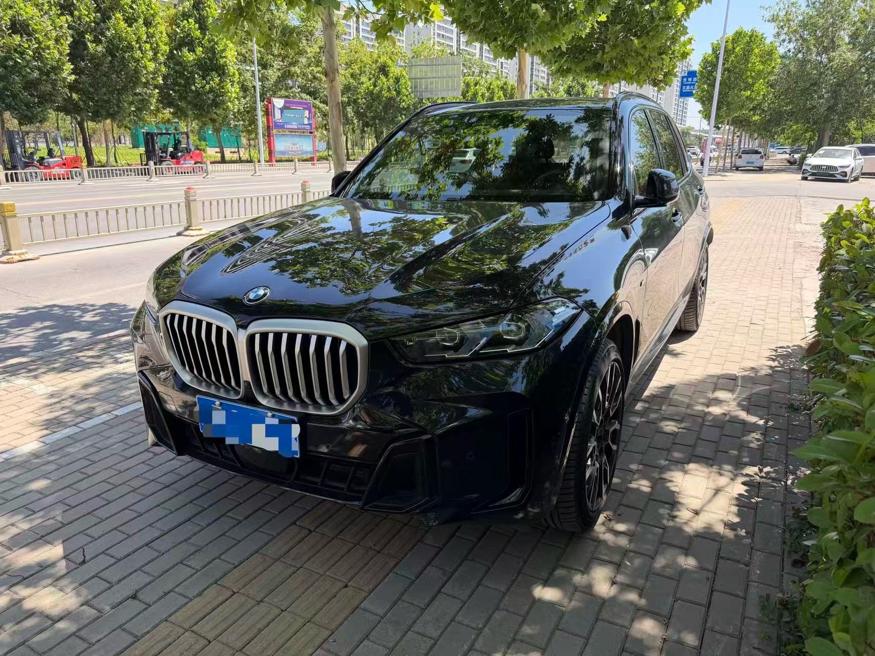 BMW X5 2023 car image 