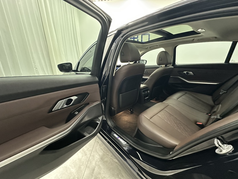 BMW 3 Series 2023 #8 BMW 3 Series 2023 изображение автомобиля #8