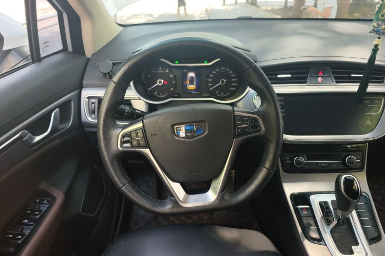 GEELY Emgrand GS 2018 car image #15