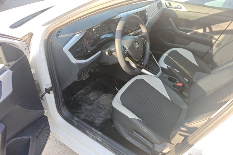 Volkswagen Polo 2021 car image #16